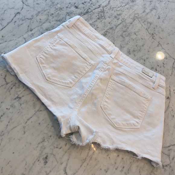WOMANS PAIGE WHITE JEAN CUT OFF SHORTS SIZE 28 - Picture 6 of 9